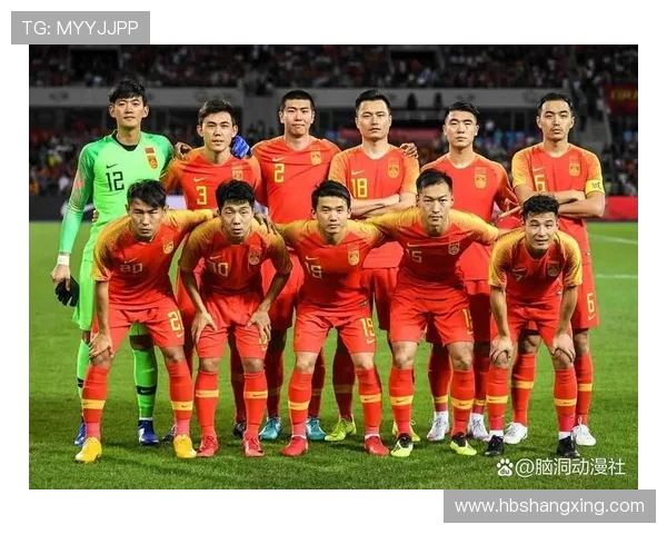 足球激情燃烧赛场，英雄角逐激烈争夺荣耀与梦想