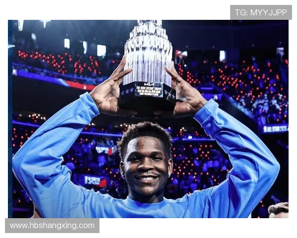 《安东尼·爱德华兹:从飞行员到影坛传奇的跨界人生》 《安东尼·爱德华兹:从飞行员到影坛传奇的跨界人生》