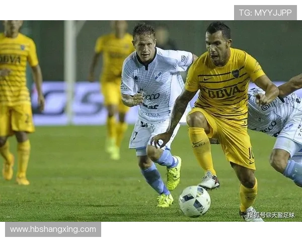 坦珀利与河床的激烈对决揭示阿根廷足球的魅力与竞争精神